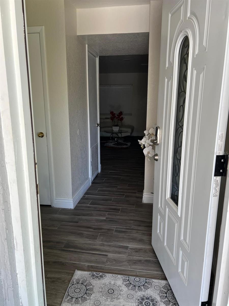 Image 6 of 41 For 3415 N Goldenrod Rd