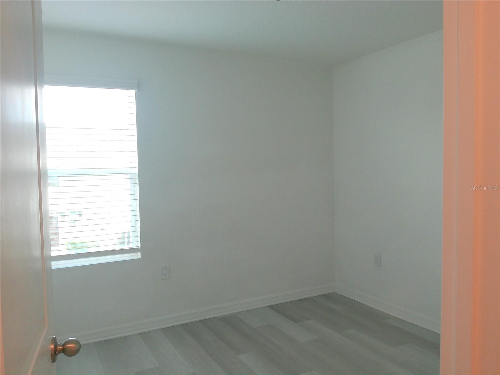 Image 13 of 22 For 947 Grandin Street