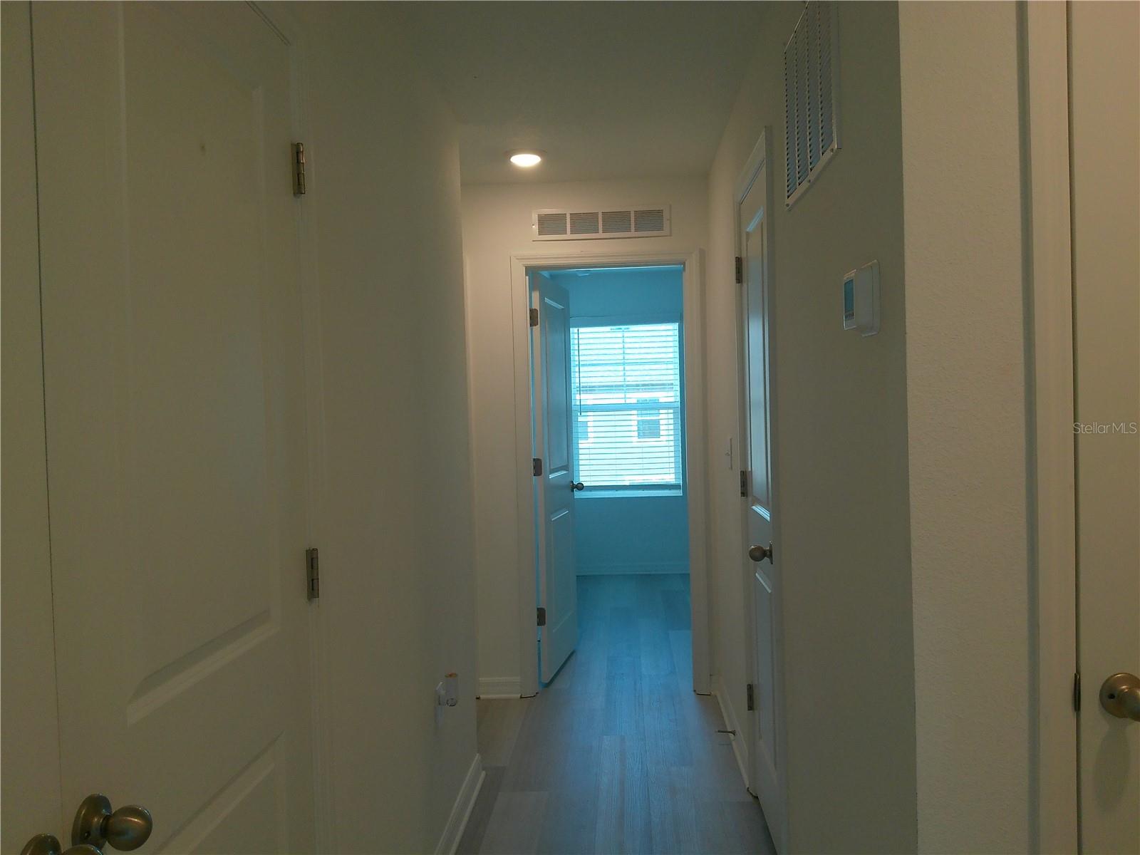 Image 20 of 22 For 947 Grandin Street