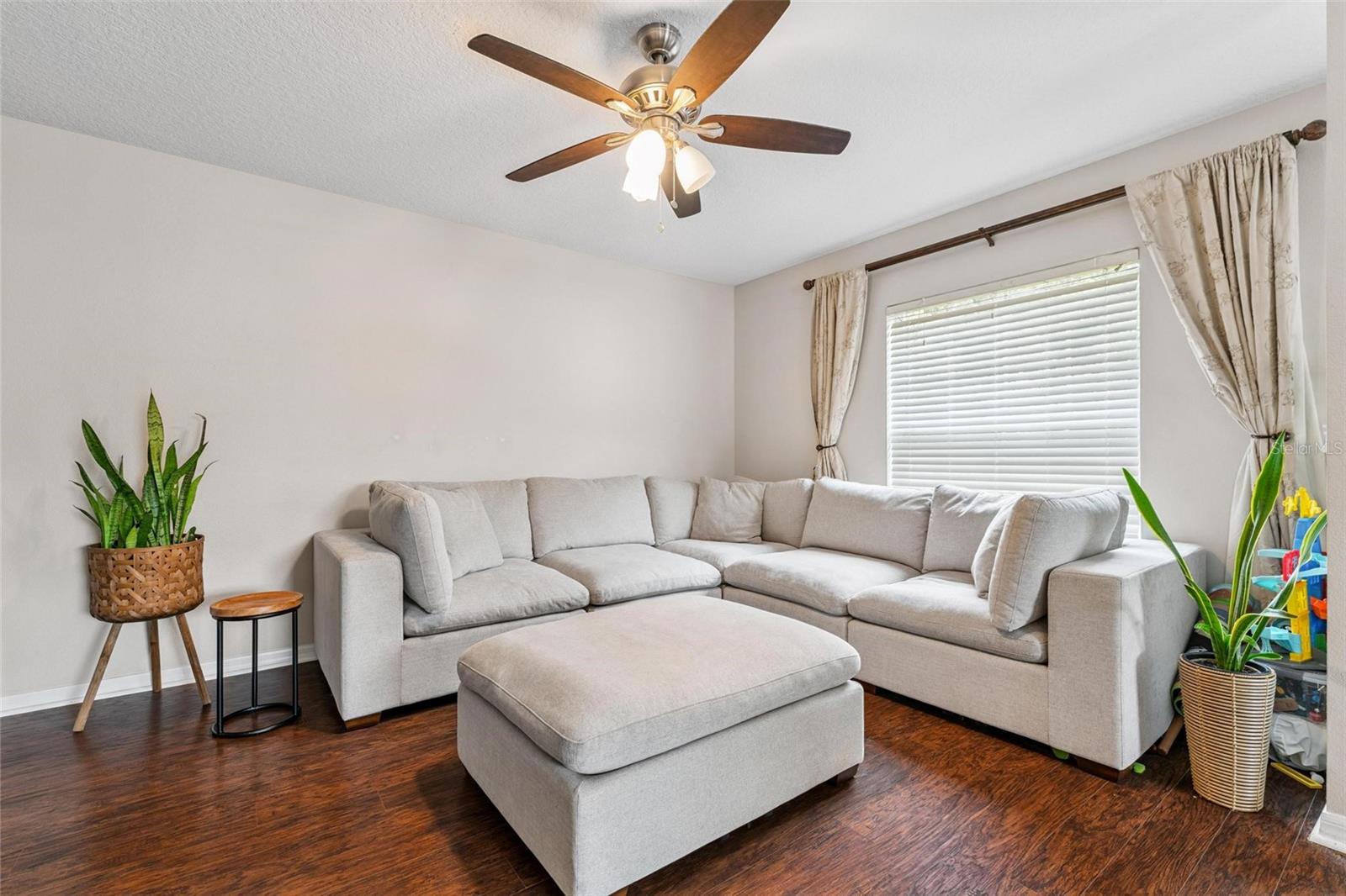 Image 9 of 35 For 502 Carina Circle