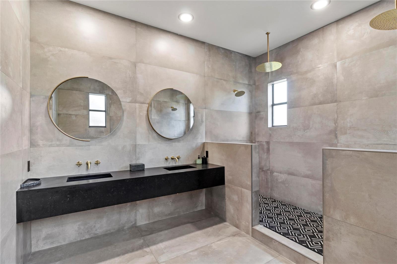 Image 22 of 37 For 3635 80th Drive E