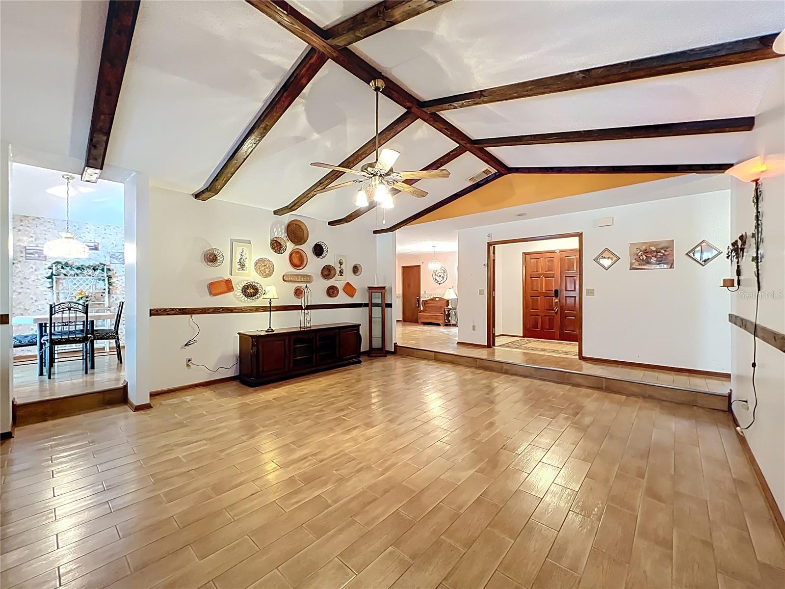 Image 20 of 44 For 10315 Taraby Court