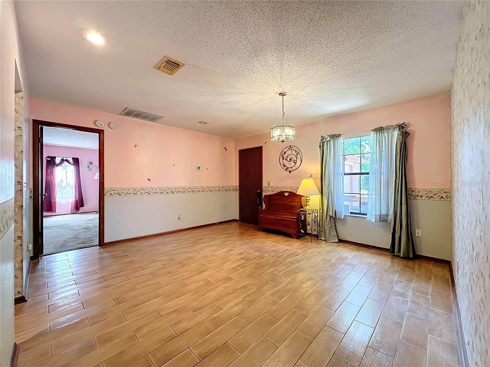 Image 22 of 44 For 10315 Taraby Court