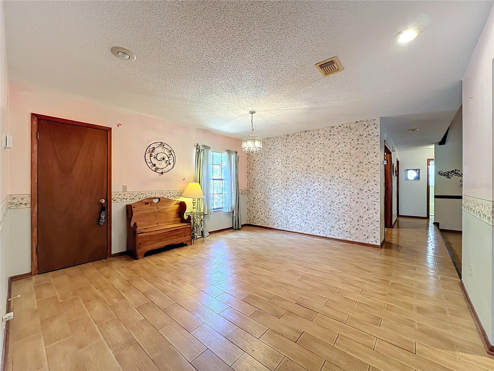 Image 24 of 44 For 10315 Taraby Court