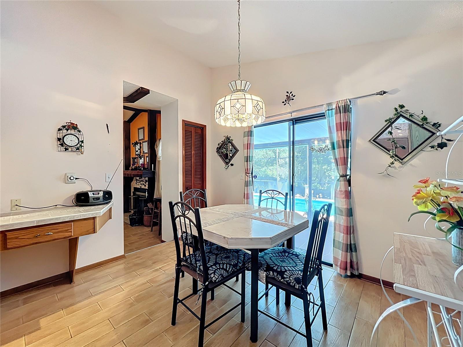 Image 28 of 44 For 10315 Taraby Court