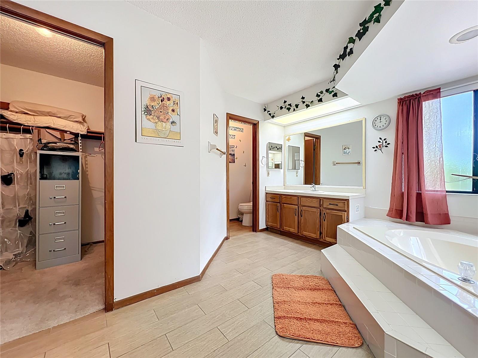 Image 32 of 44 For 10315 Taraby Court