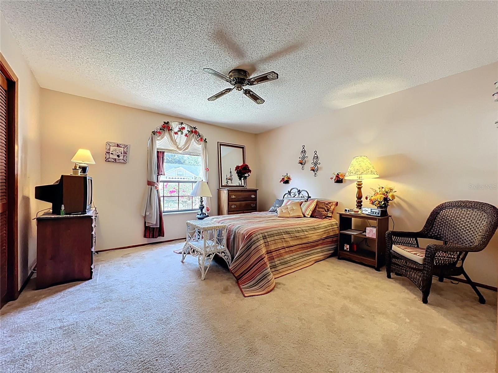 Image 37 of 44 For 10315 Taraby Court