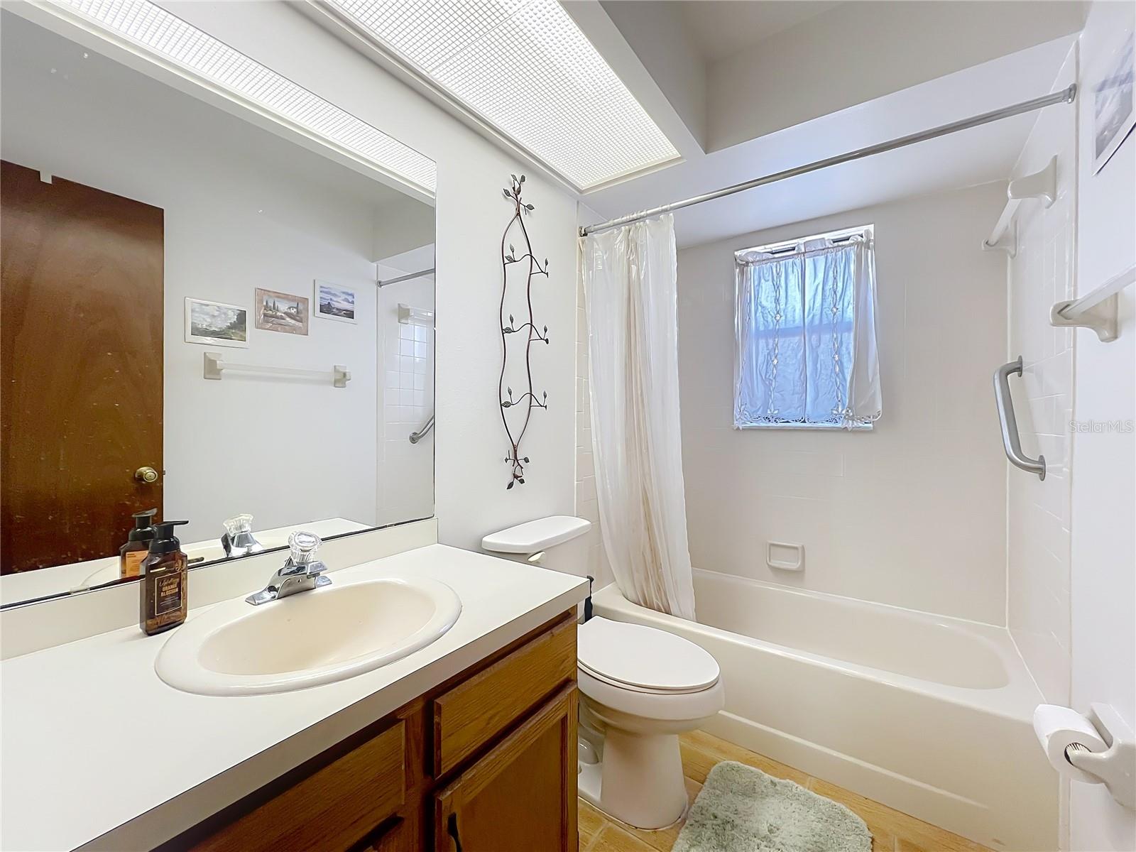Image 39 of 44 For 10315 Taraby Court
