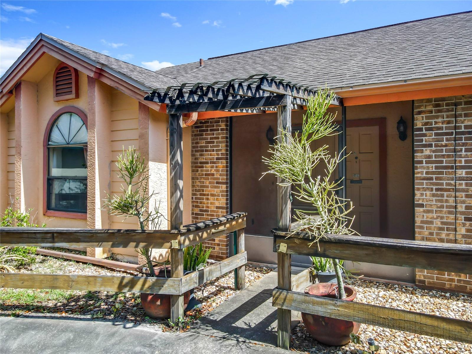 Image 4 of 44 For 10315 Taraby Court