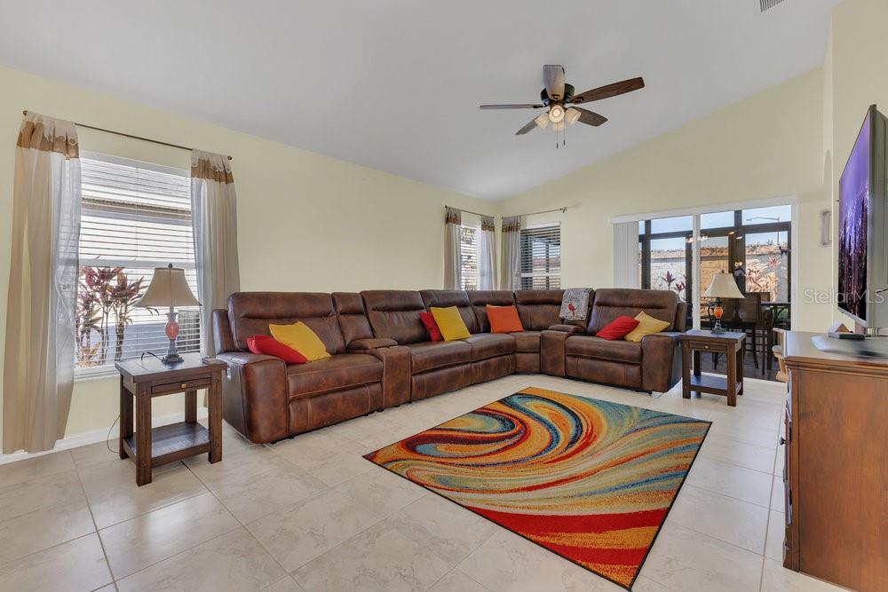 Image 4 of 46 For 340 Grand Canal Drive