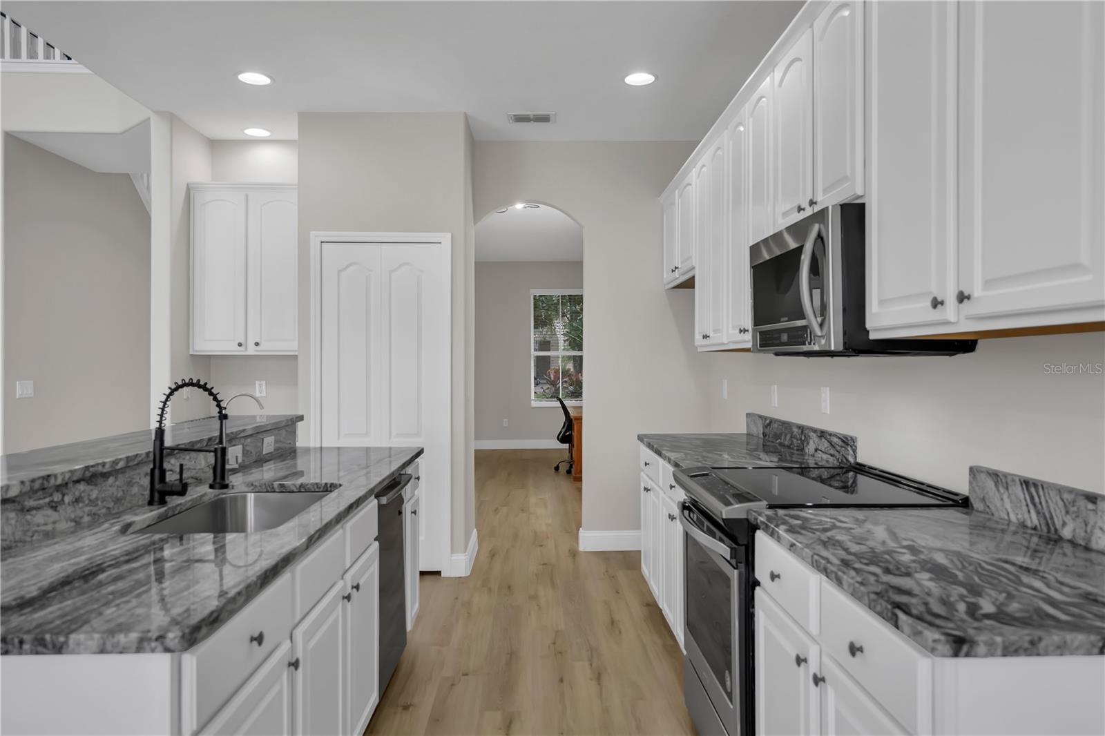 Image 12 of 55 For 13235 Hatherton Circle
