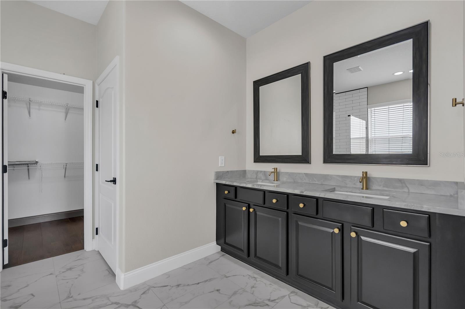 Image 40 of 55 For 13235 Hatherton Circle