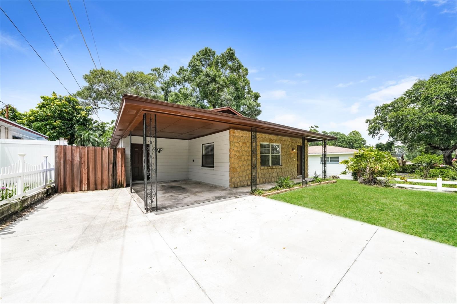 Image 2 of 16 For 2117 Saint Sophia Street