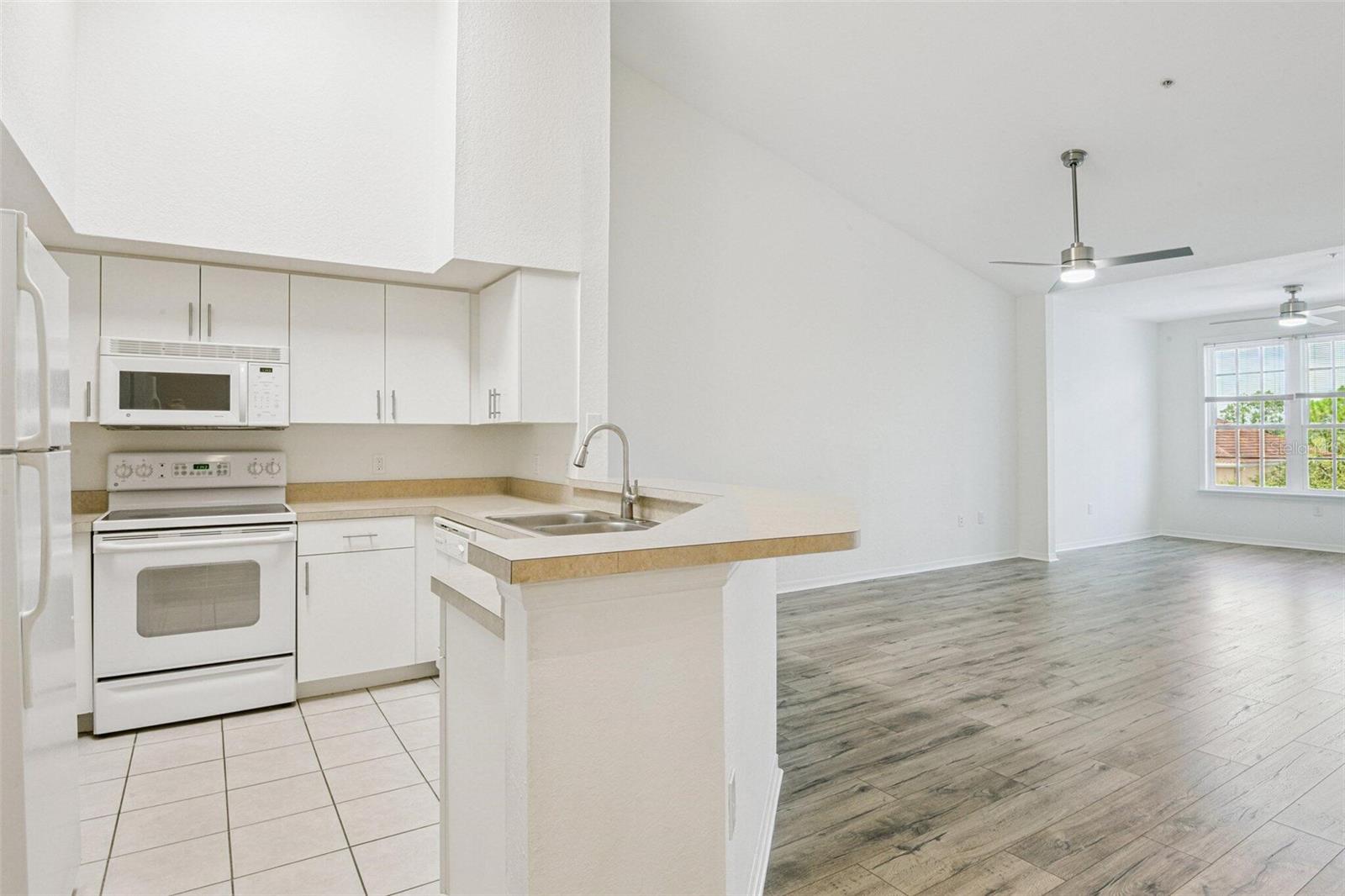 Image 10 of 31 For 4140 Central Sarasota Parkway 1233