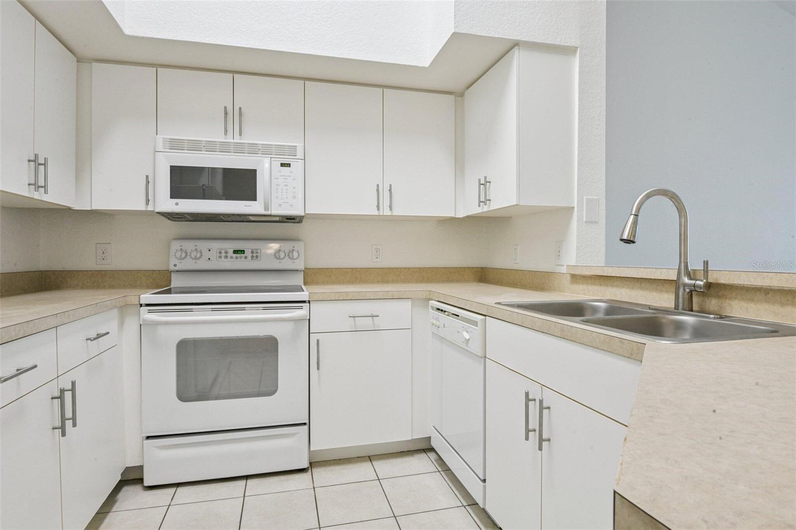Image 11 of 31 For 4140 Central Sarasota Parkway 1233
