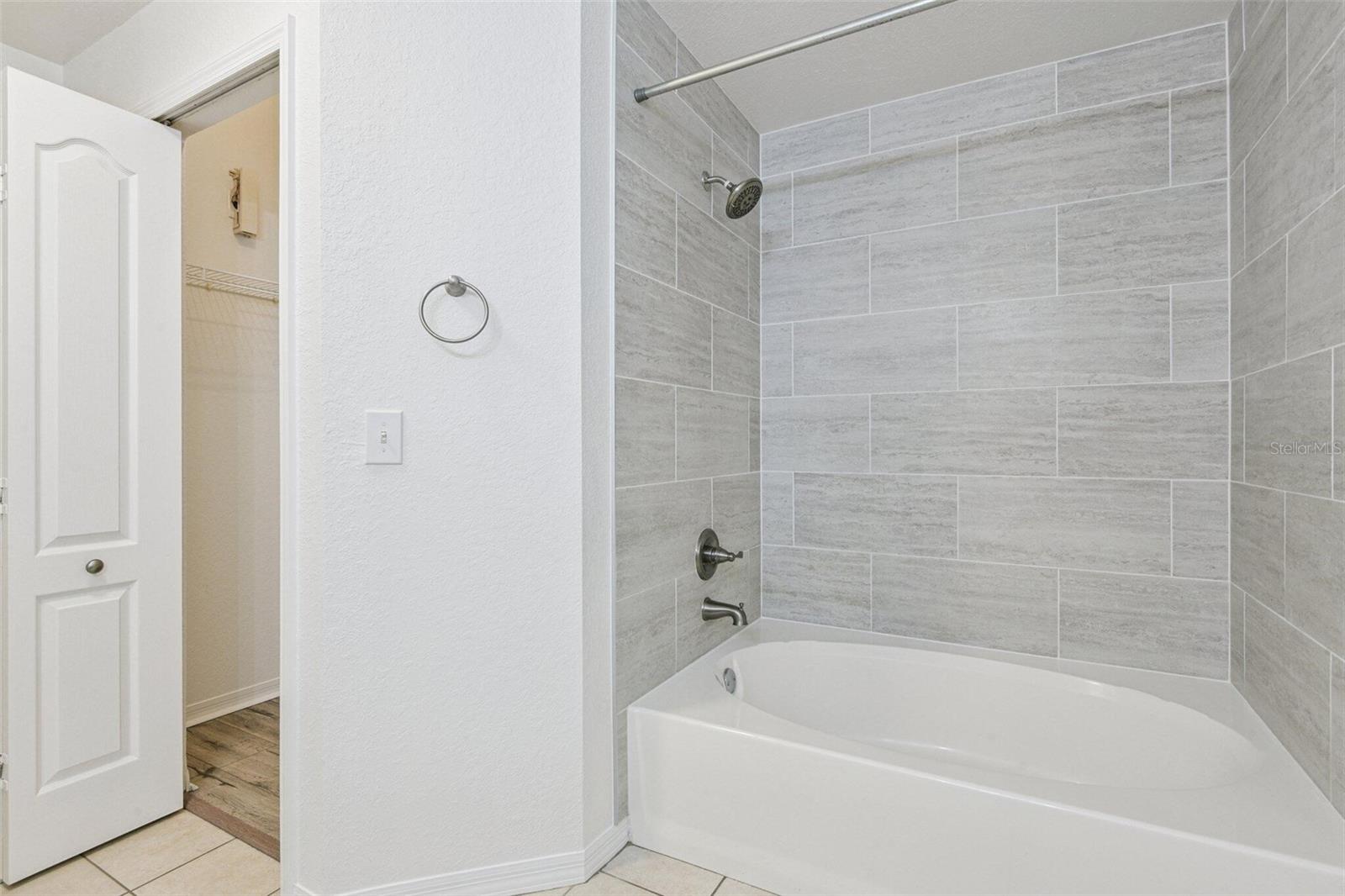 Image 18 of 31 For 4140 Central Sarasota Parkway 1233