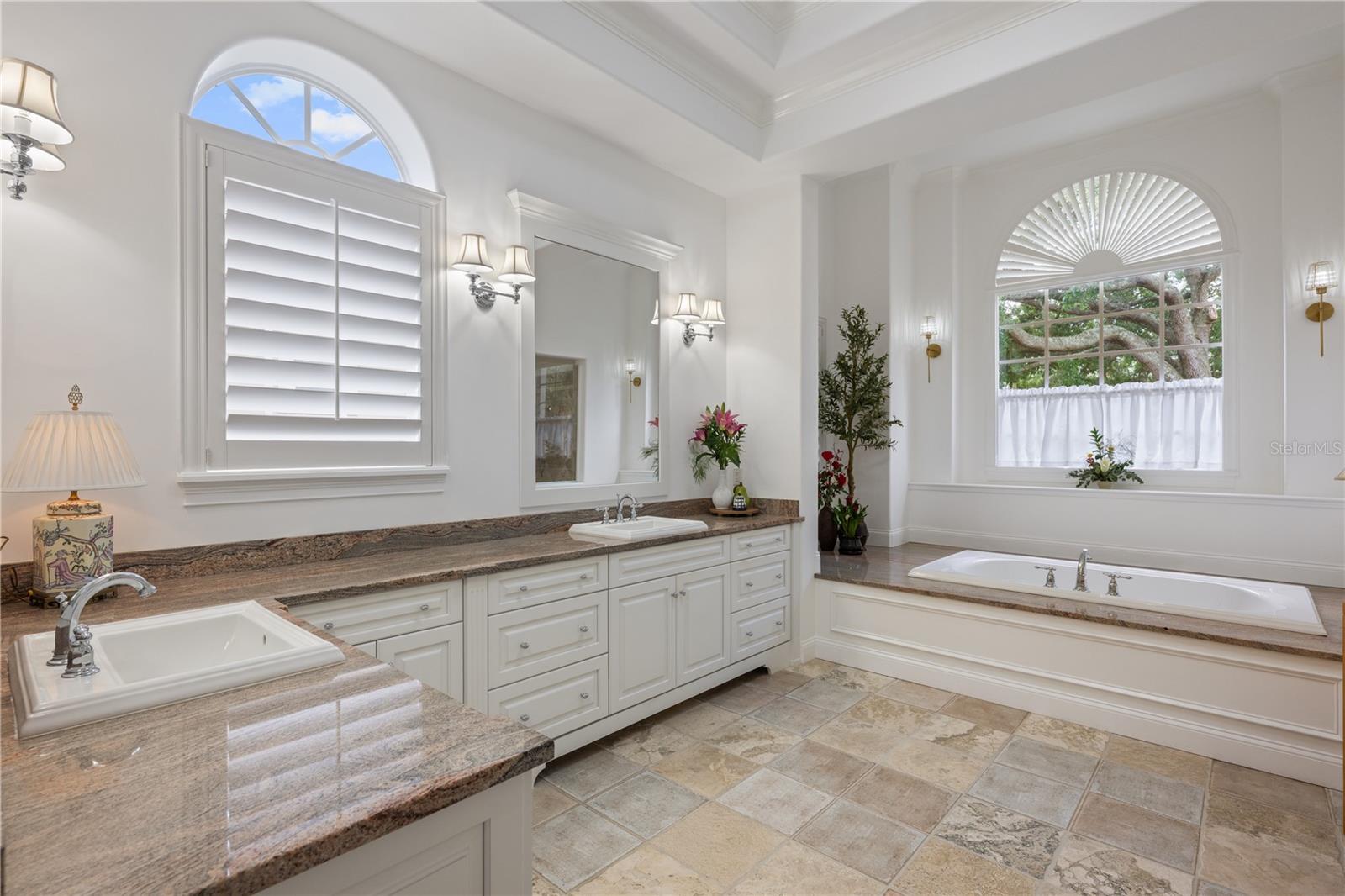 Image 15 of 40 For 10951 Emerald Chase Drive