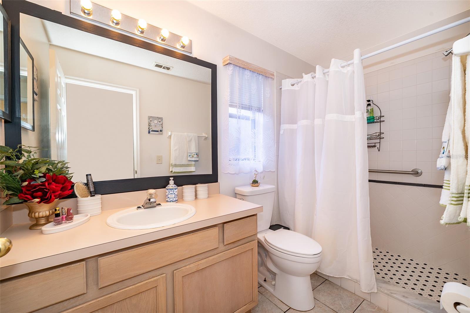 Image 17 of 26 For 9341 Azalea Ridge Way