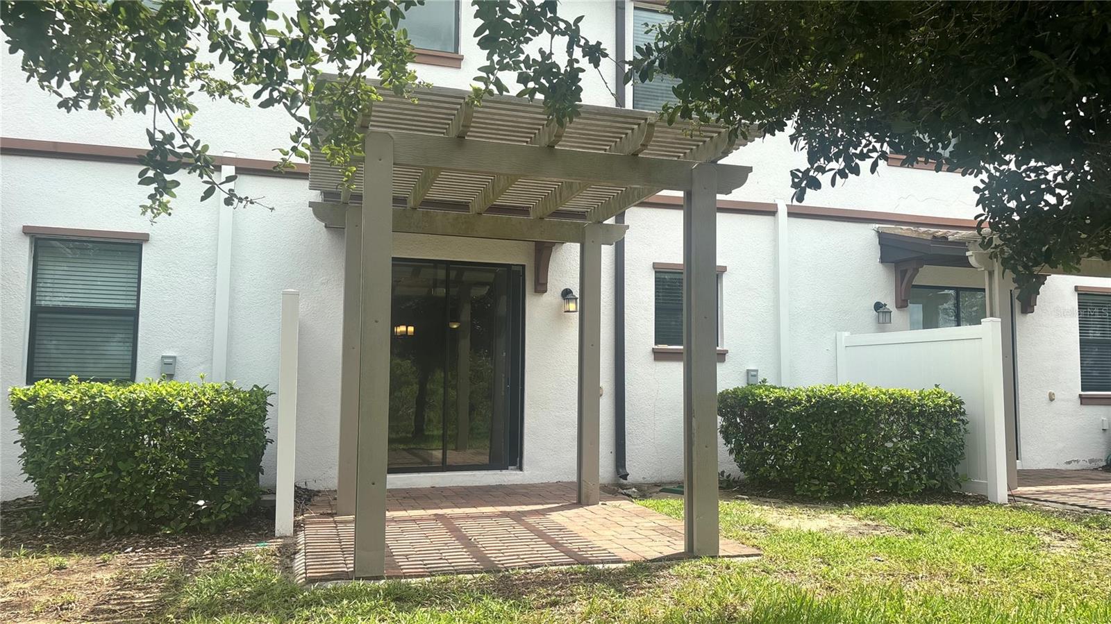 Image 21 of 26 For 1258 Royal St George Boulevard