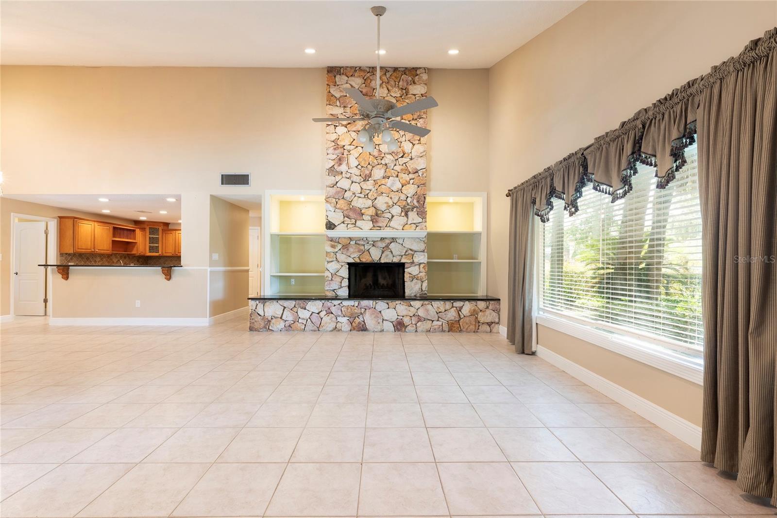 Image 3 of 30 For 14039 Lake Tilden Boulevard