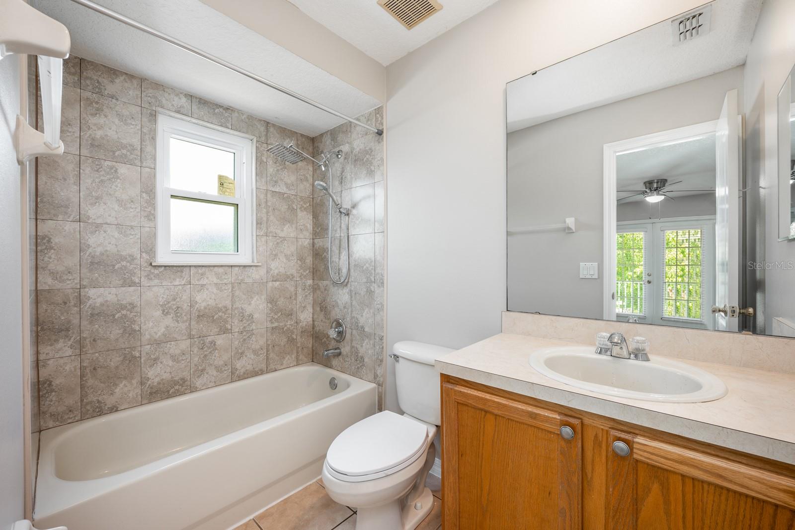 Image 18 of 48 For 2504 Greenwillow Drive