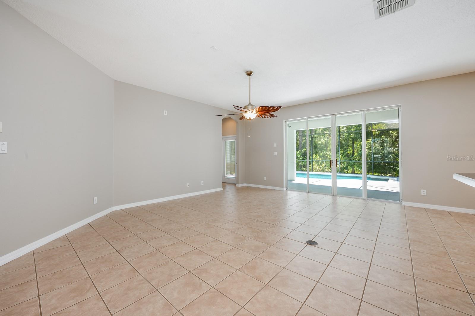 Image 42 of 48 For 2504 Greenwillow Drive