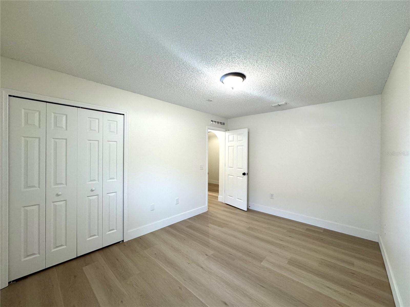Image 20 of 31 For 964 Vanderbilt Drive