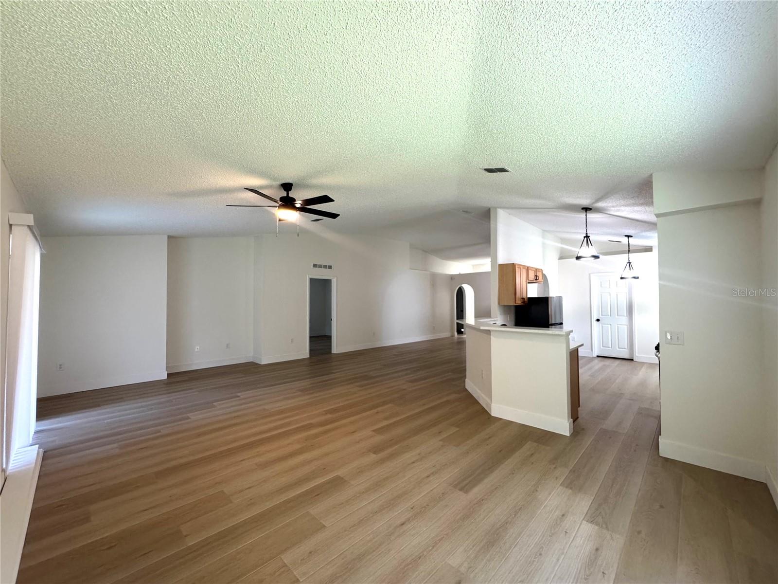 Image 7 of 31 For 964 Vanderbilt Drive