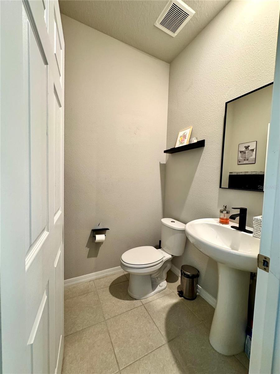 Image 11 of 28 For 416 Adalines Alley