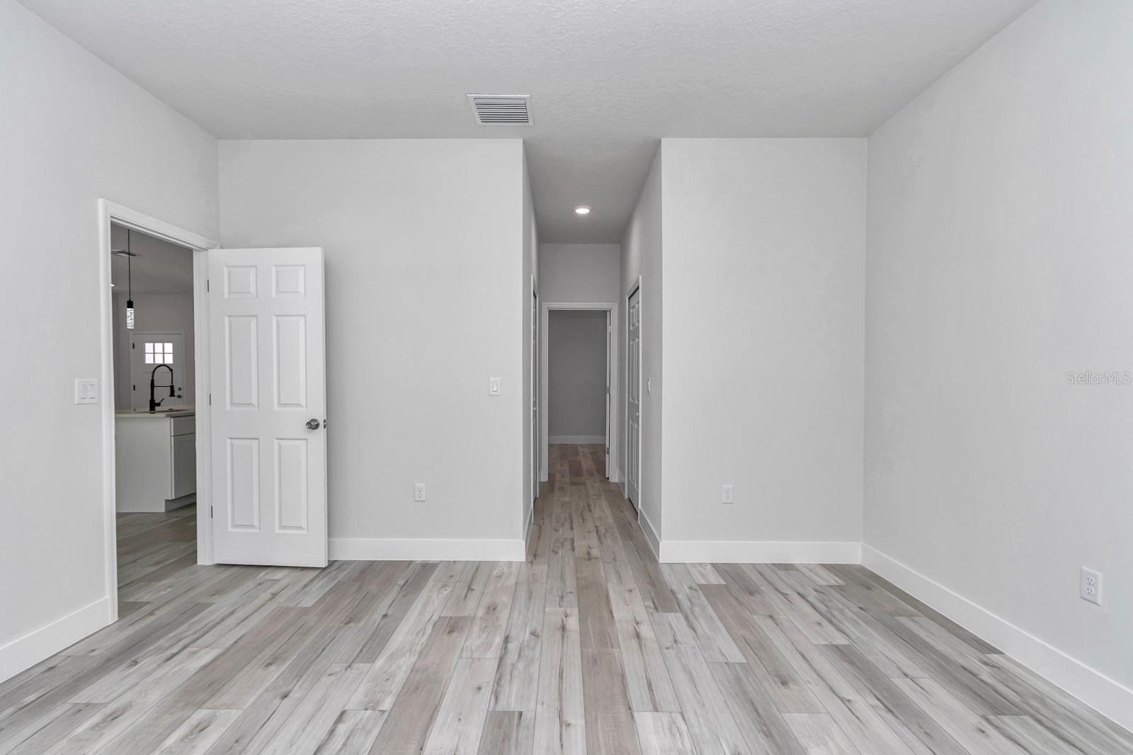 Image 19 of 42 For 511 Finch Court
