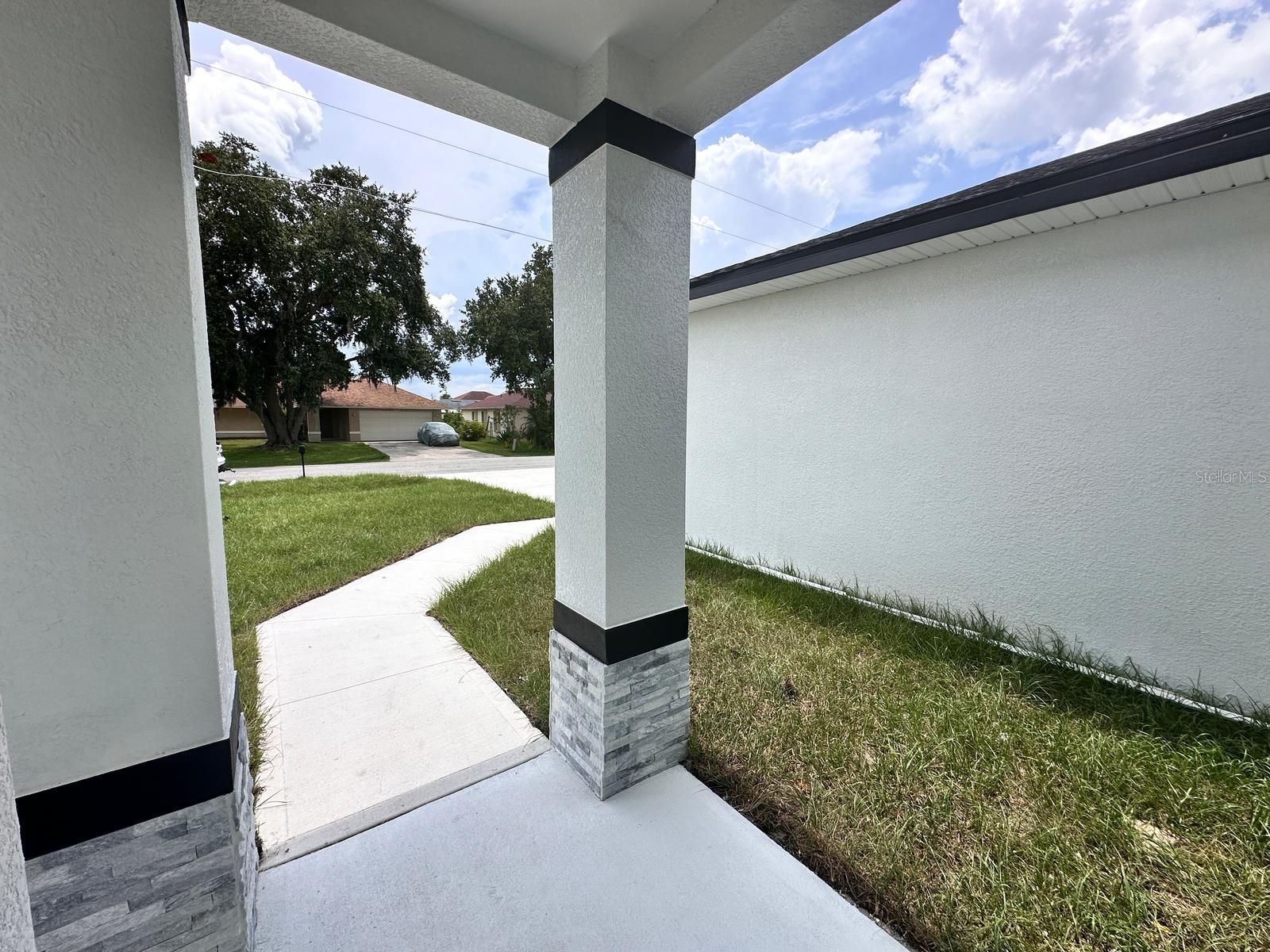 Image 32 of 42 For 511 Finch Court