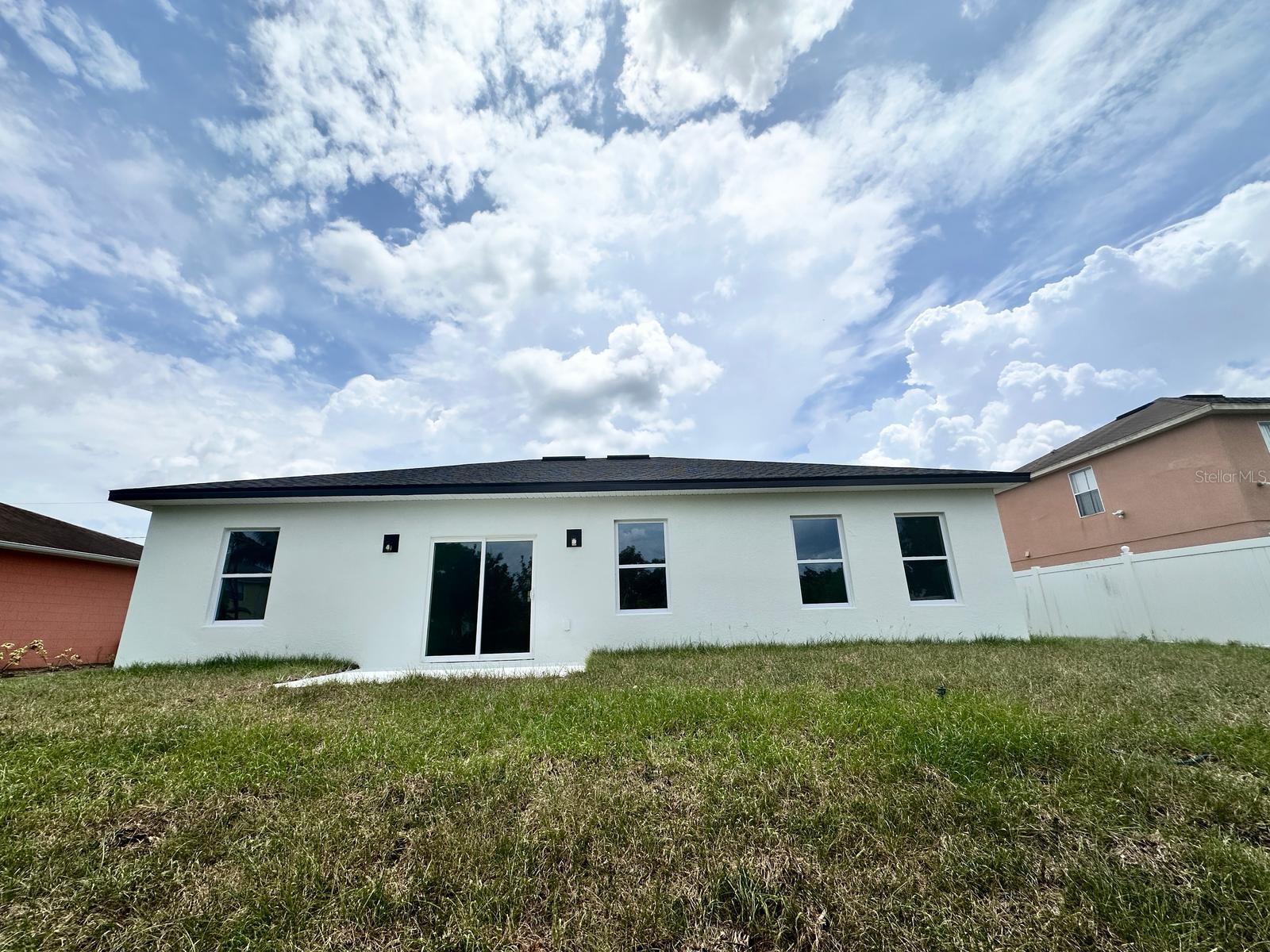 Image 37 of 42 For 511 Finch Court