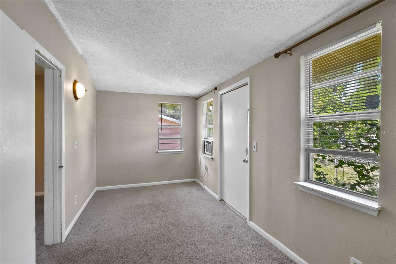Image 4 of 20 For 33 Normandale Avenue