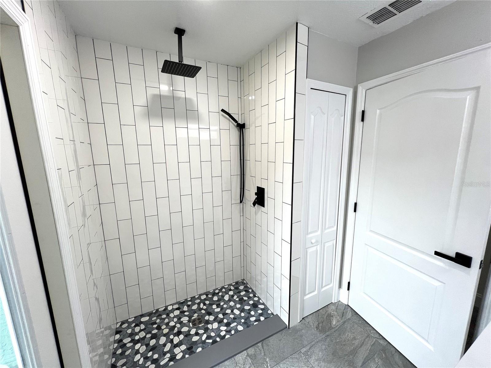 Image 21 of 23 For 215 Randon Terrace