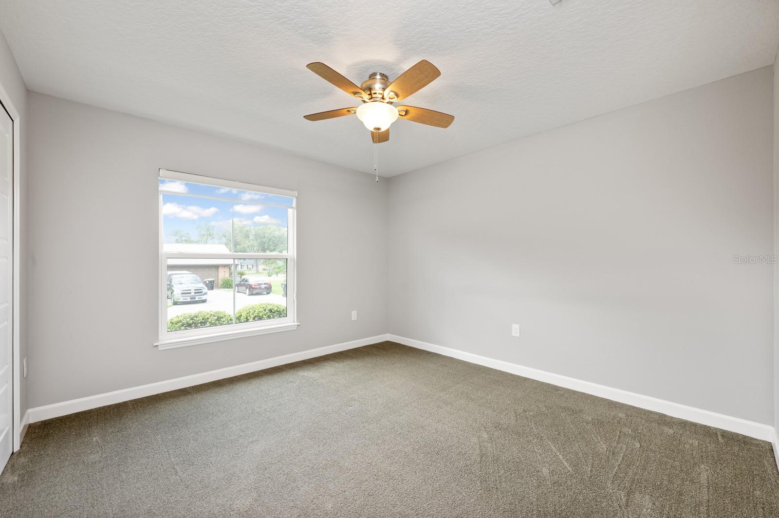 Image 16 of 33 For 915 Crittenden Avenue