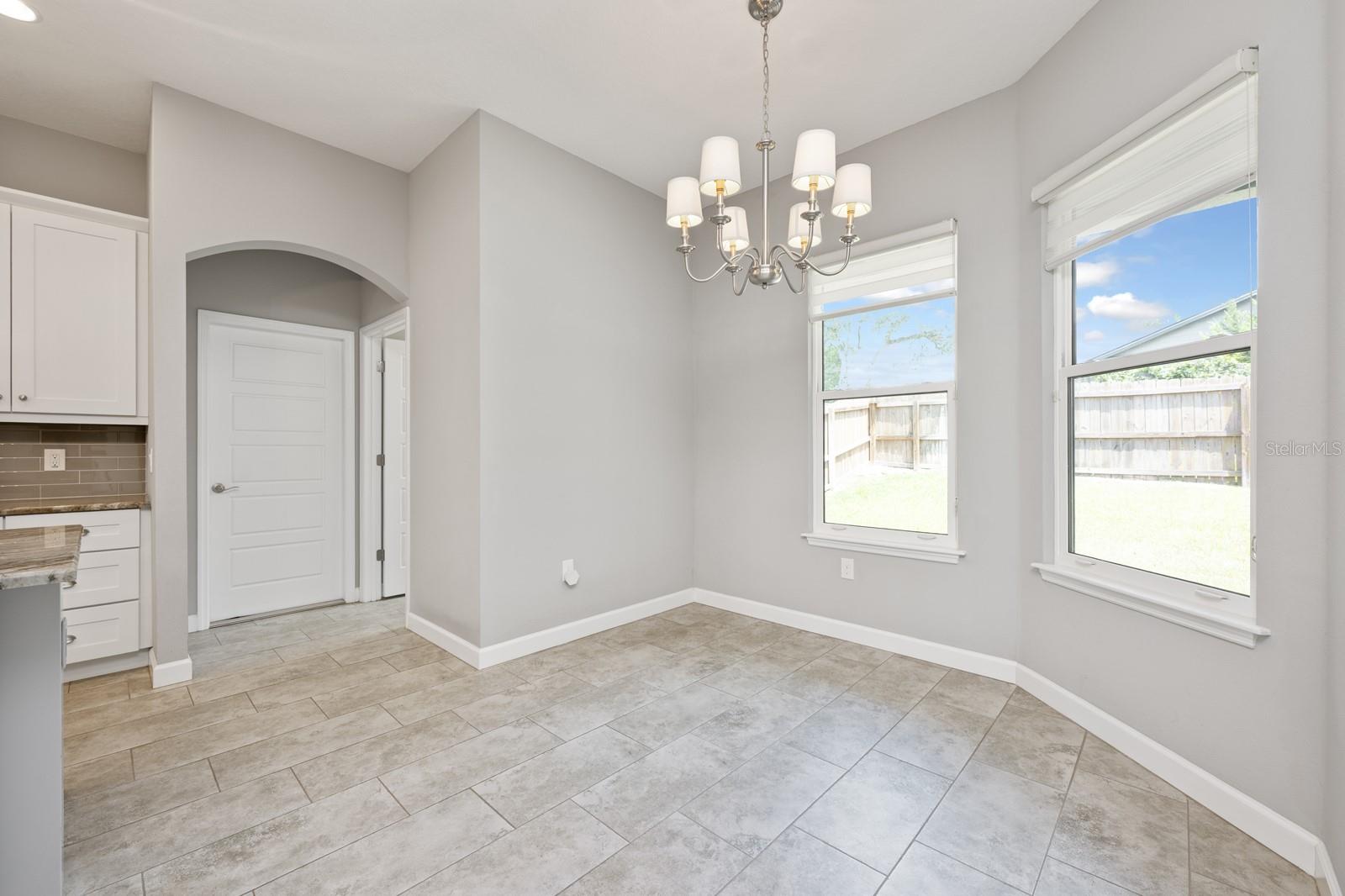 Image 30 of 33 For 915 Crittenden Avenue