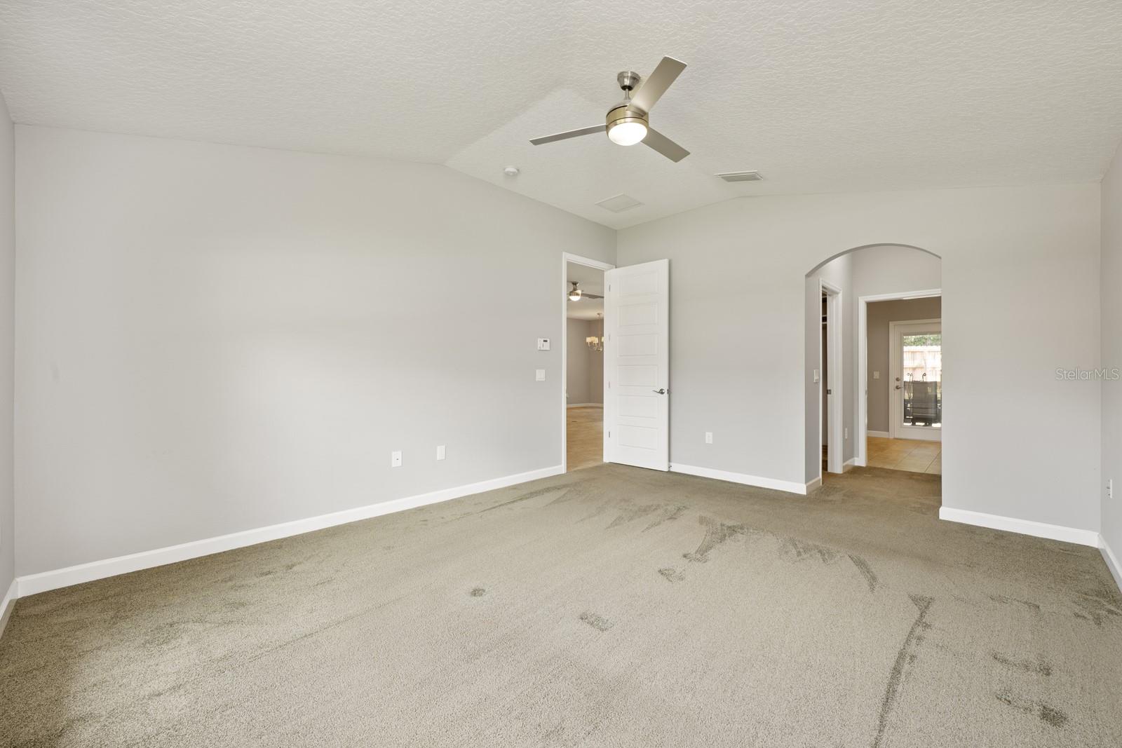 Image 33 of 33 For 915 Crittenden Avenue