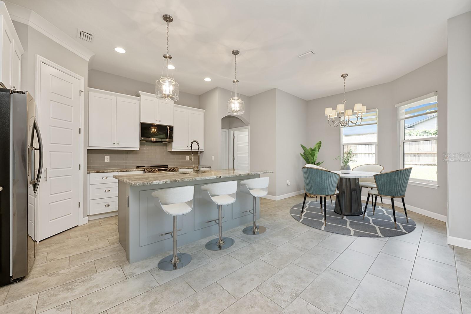 Image 4 of 33 For 915 Crittenden Avenue