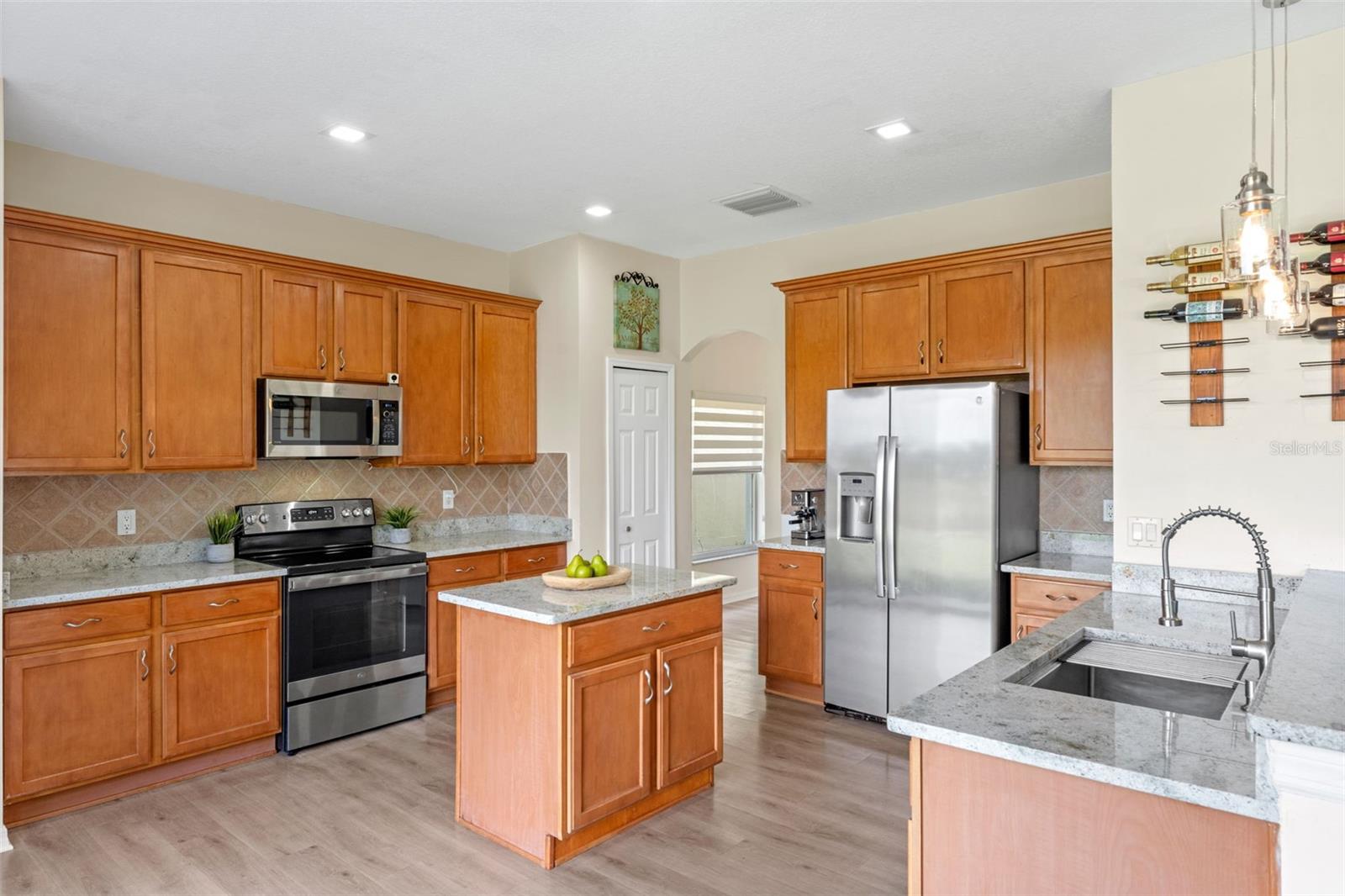 Image 4 of 32 For 9826 Heron Pointe Drive