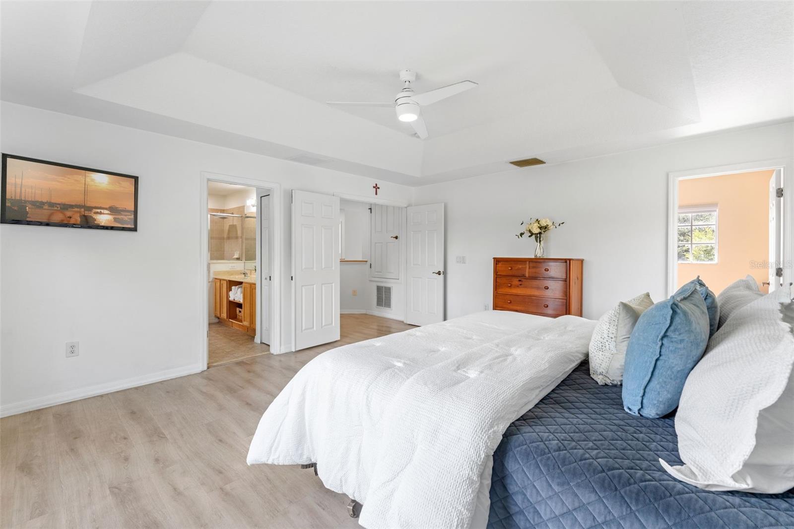 Image 9 of 32 For 9826 Heron Pointe Drive