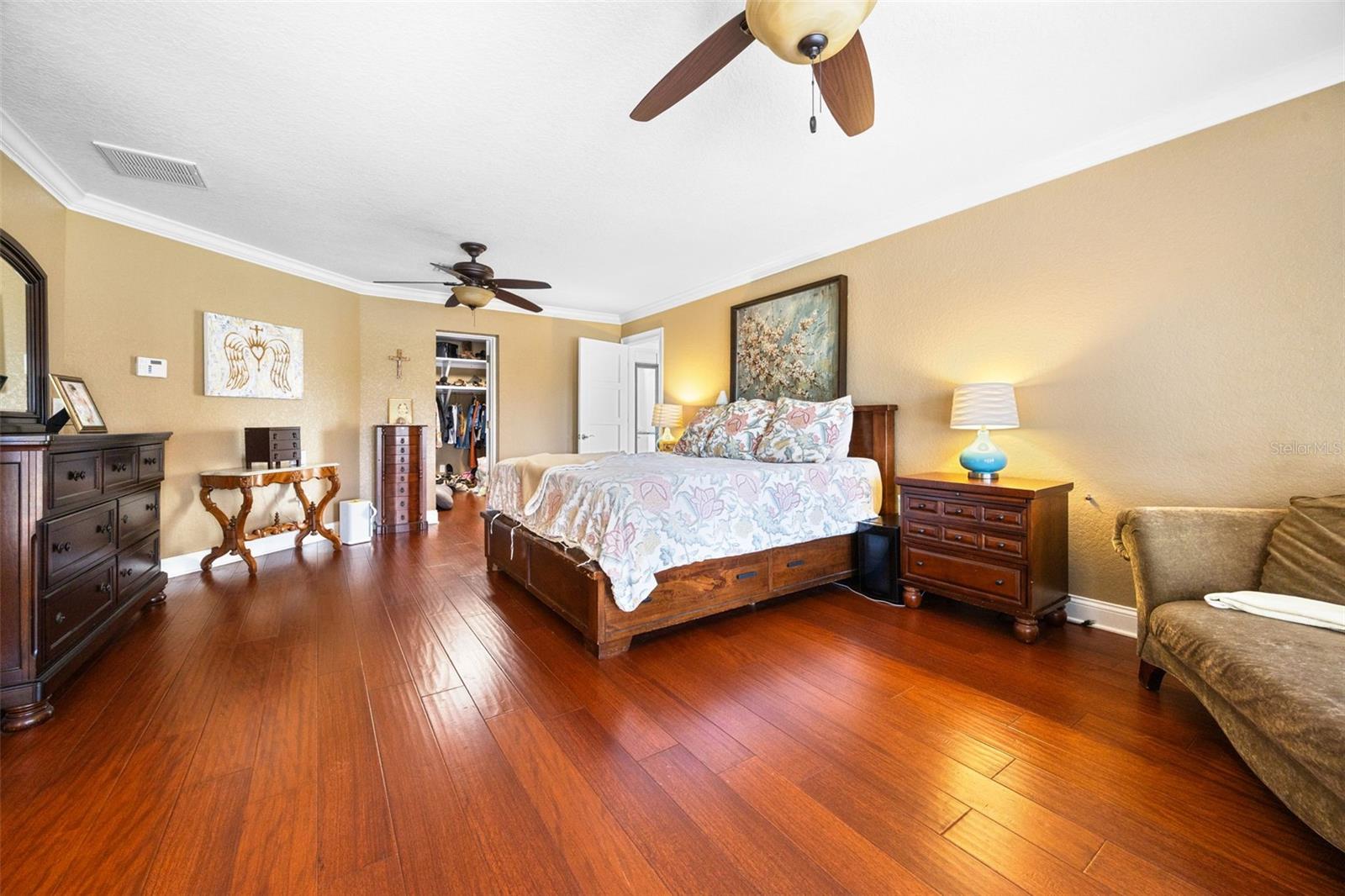 Image 39 of 82 For 229 Flame Avenue