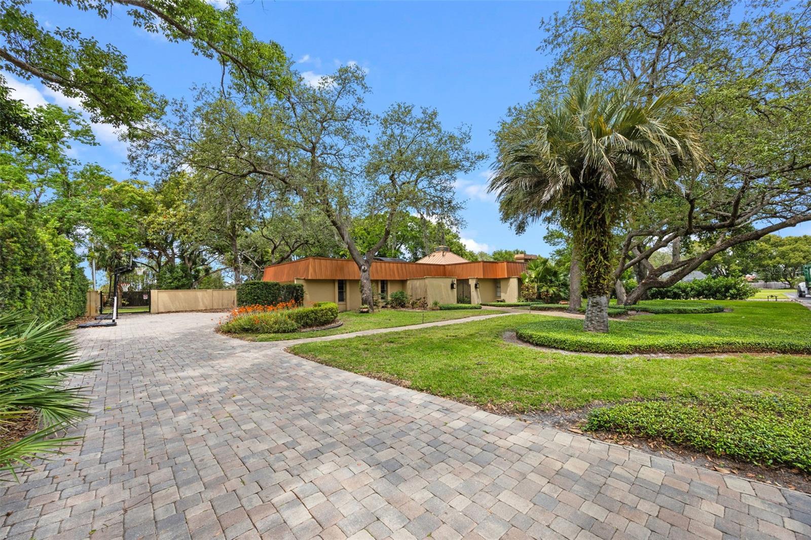 Image 4 of 82 For 229 Flame Avenue