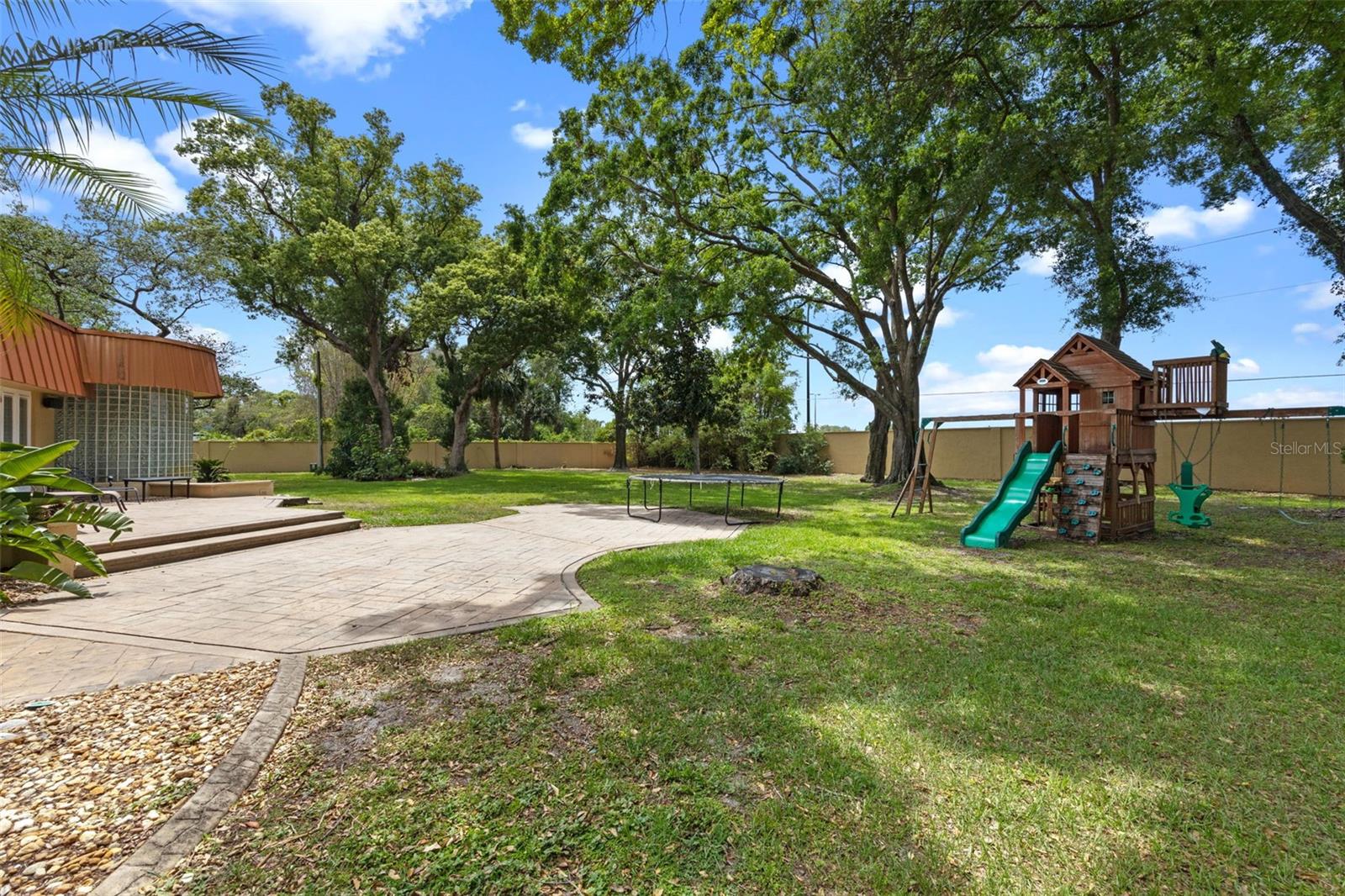 Image 68 of 82 For 229 Flame Avenue