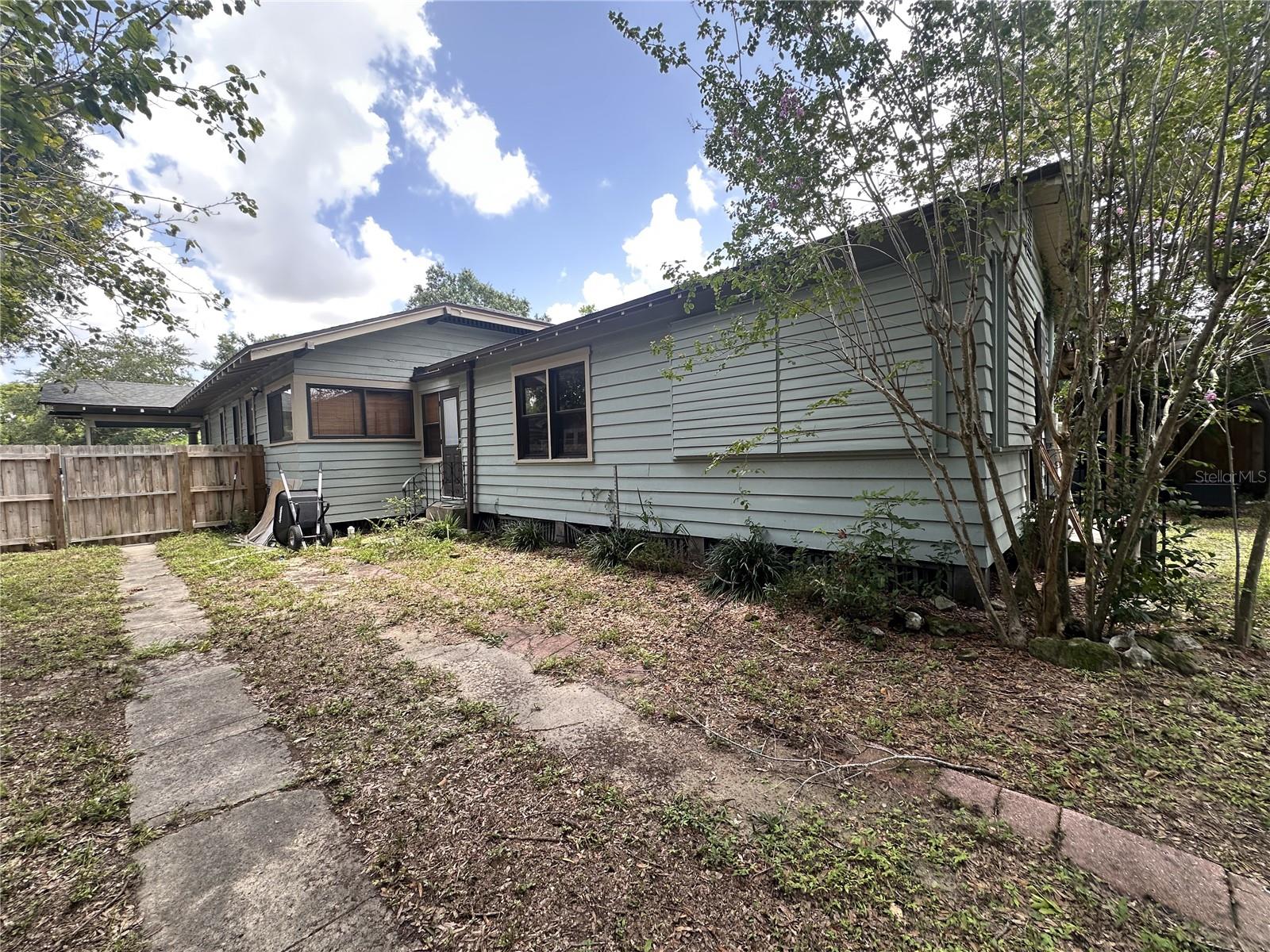 Image 9 of 10 For 106 Powhatan Avenue