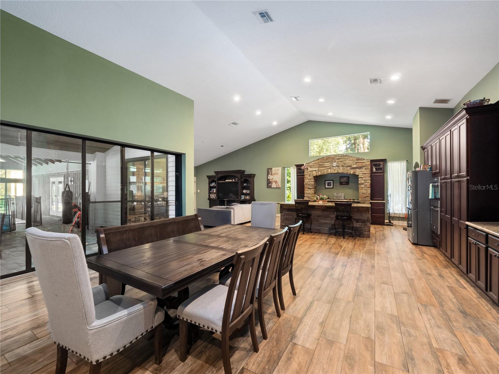 Image 12 of 47 For 2101 Silver Leaf Court