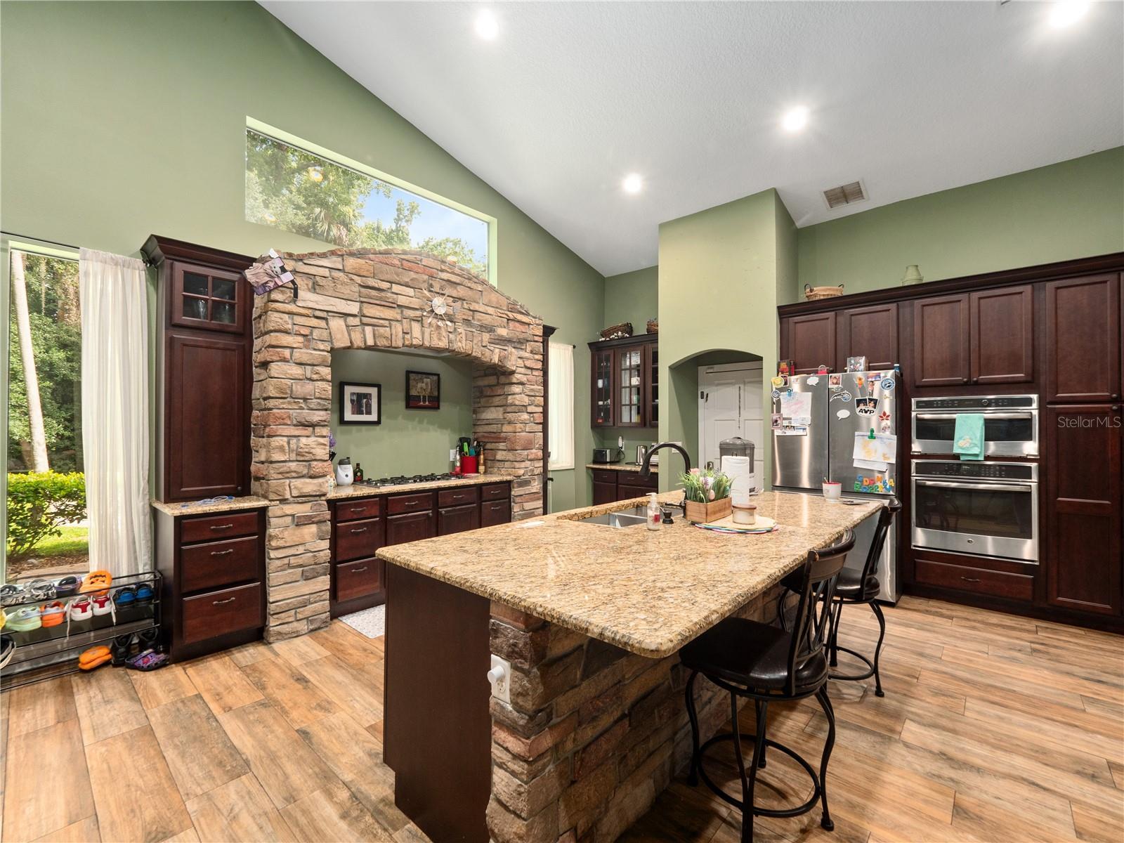 Image 14 of 47 For 2101 Silver Leaf Court