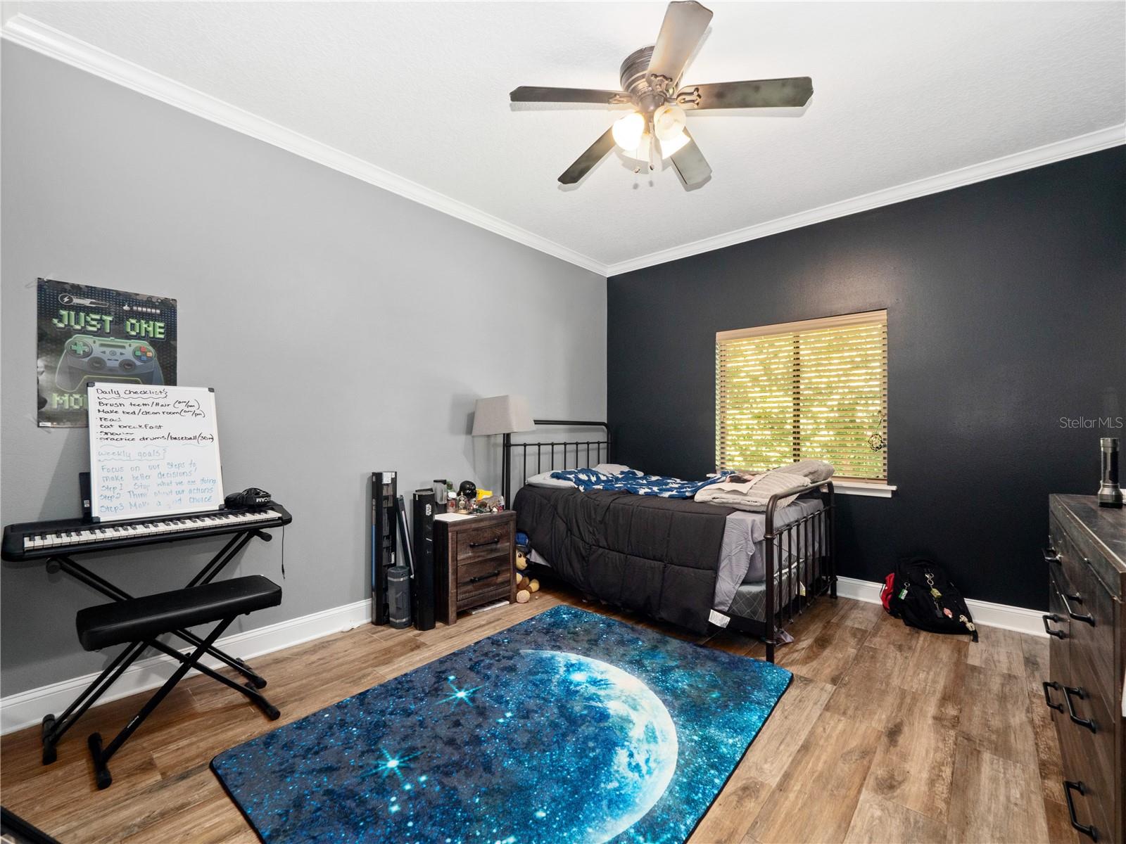Image 27 of 47 For 2101 Silver Leaf Court