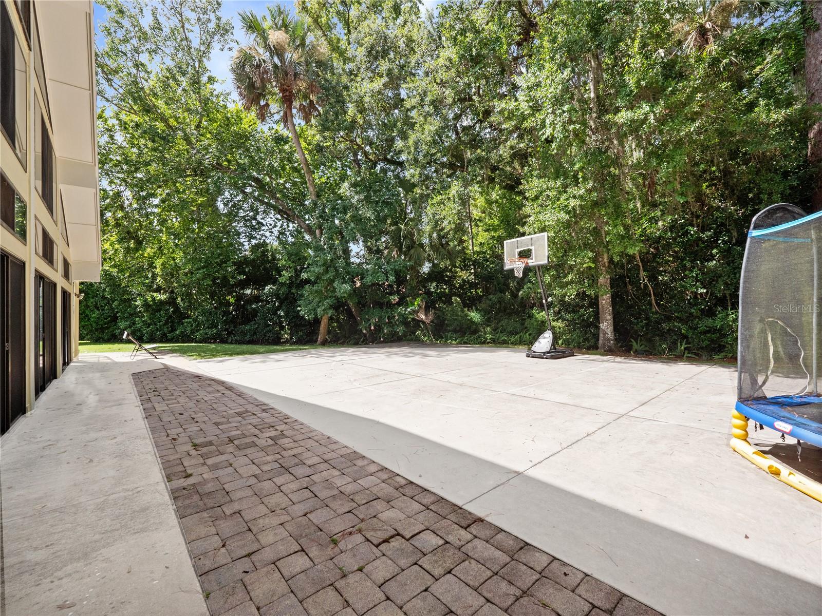 Image 36 of 47 For 2101 Silver Leaf Court