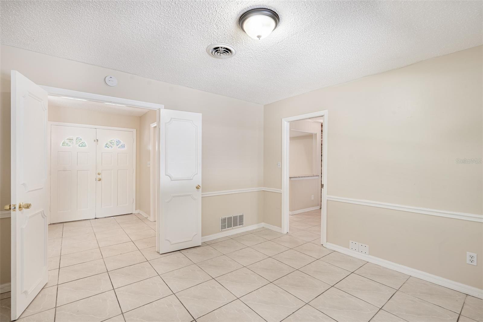 Image 12 of 36 For 806 Highland Drive