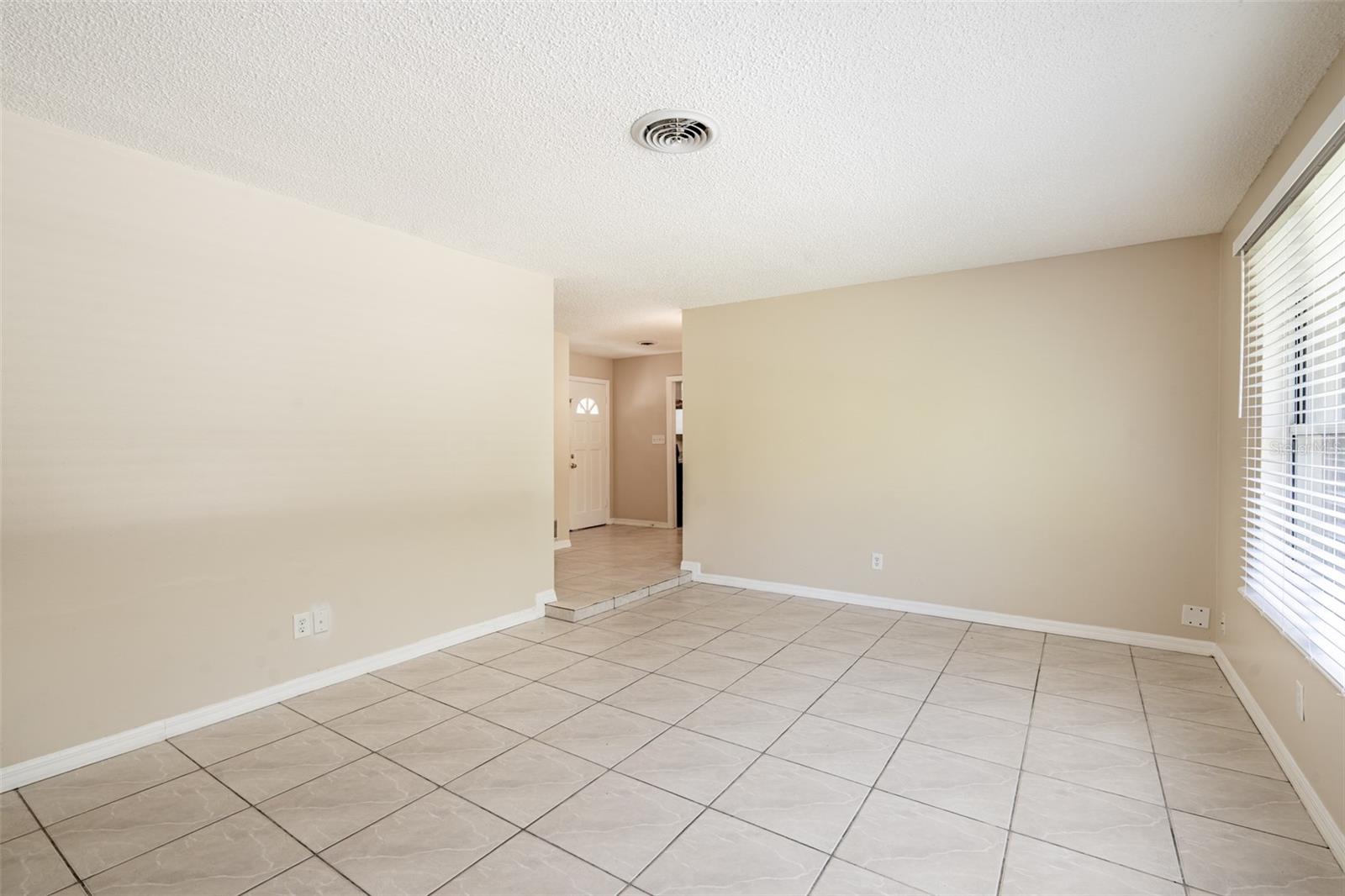 Image 4 of 36 For 806 Highland Drive